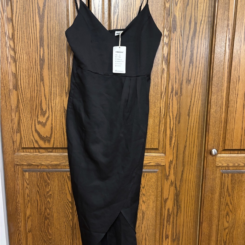 New with tags women’s medium Elegant Black Dress